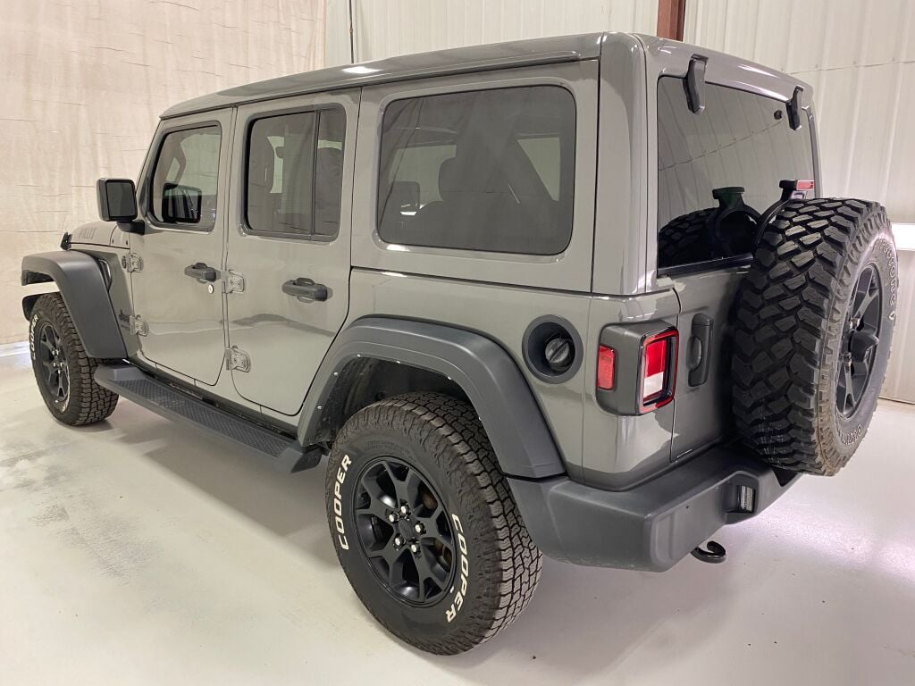 2021 Jeep Wrangler photo 5 of 10