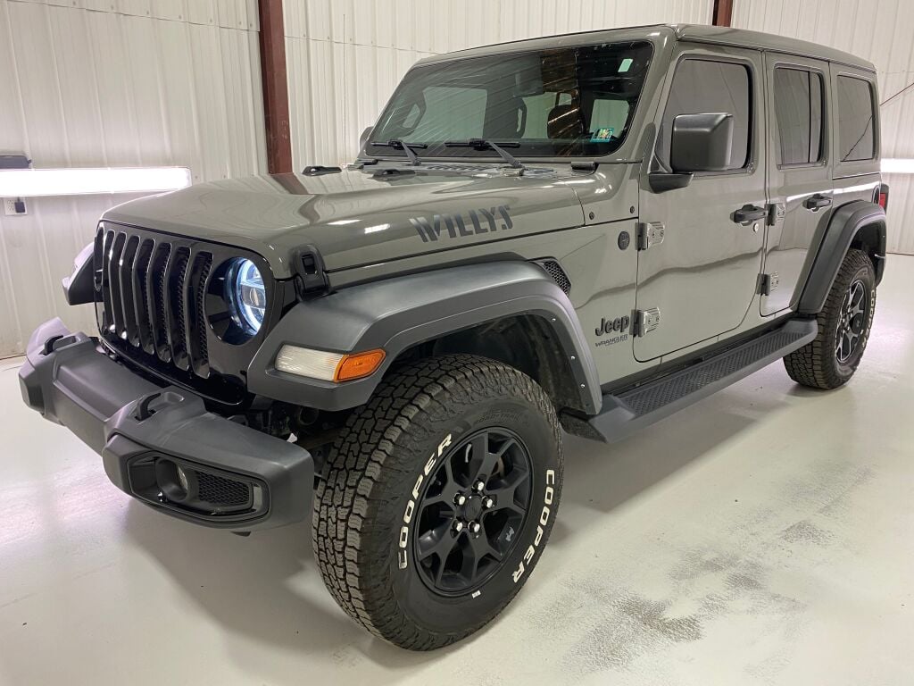 2021 Jeep Wrangler photo 3 of 10
