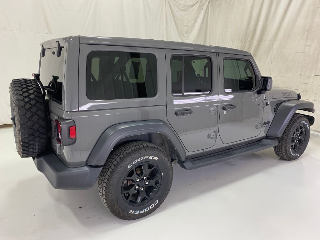 2021 Jeep Wrangler photo 8 of 10