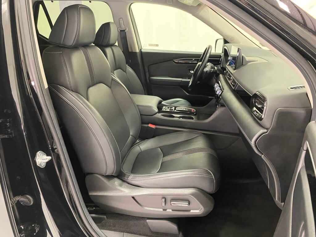2024 Honda Pilot photo 9 of 37