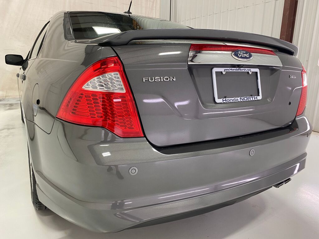 2012 Ford Fusion photo 16 of 33