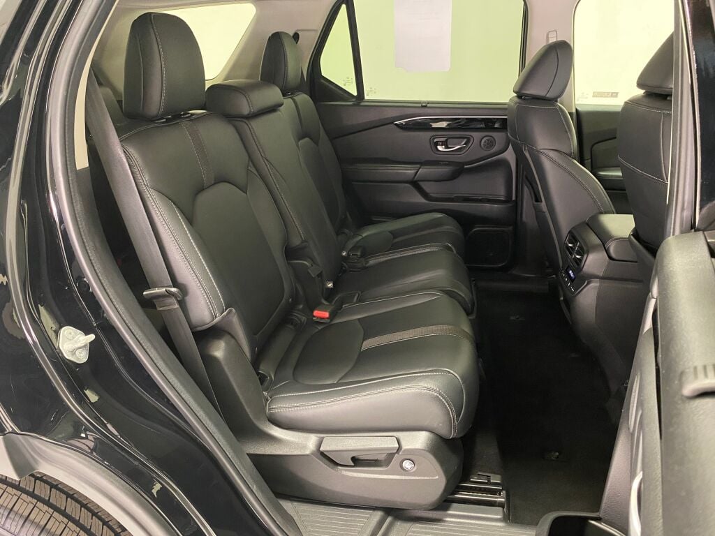2024 Honda Pilot photo 10 of 37