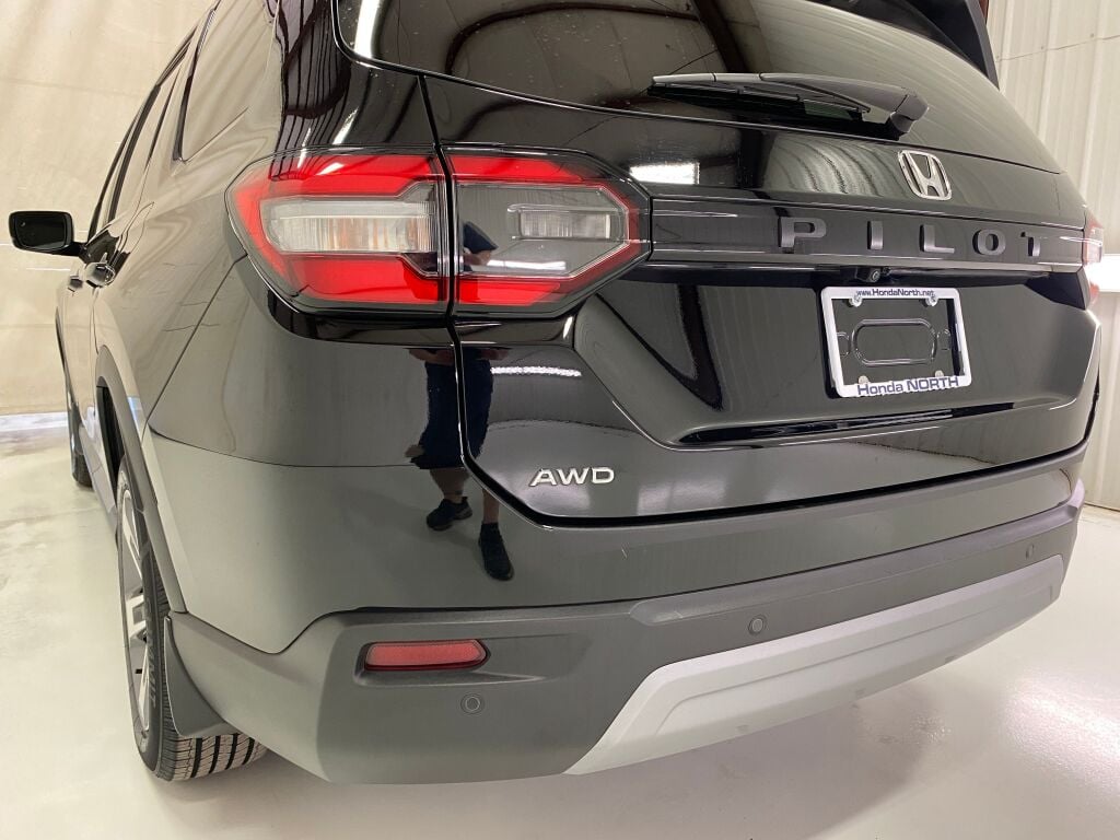 2024 Honda Pilot photo 17 of 37
