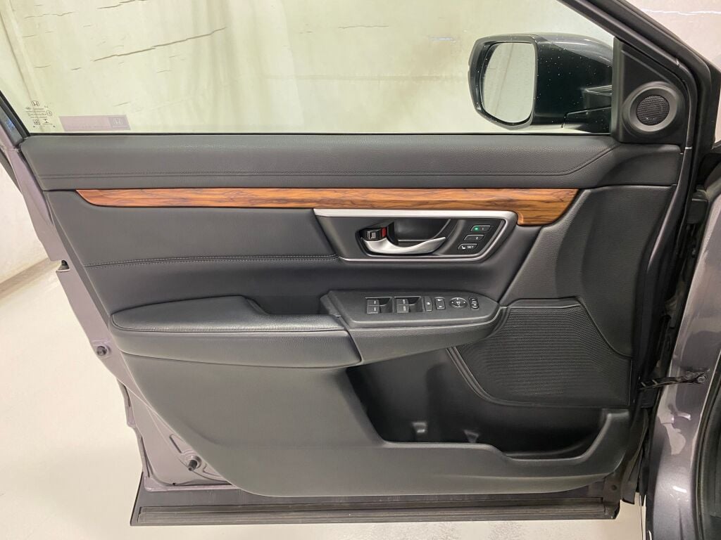 2018 Honda CR-V photo 27 of 36