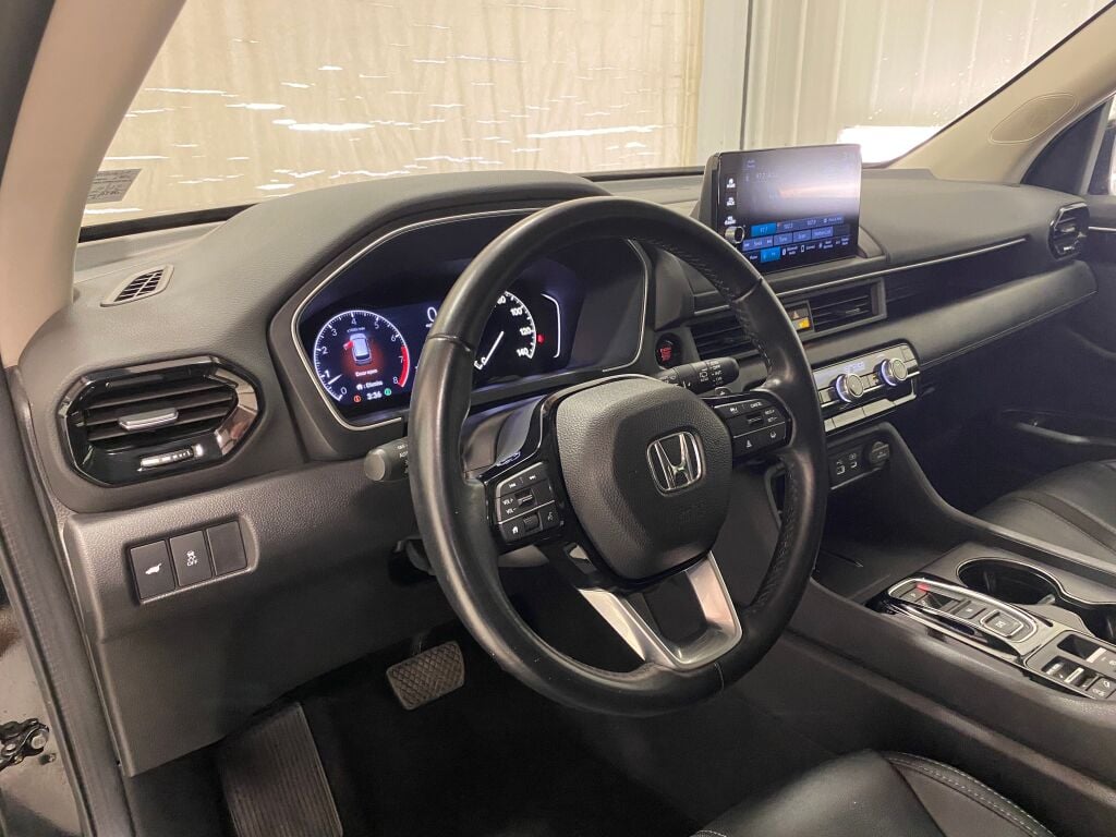2024 Honda Pilot photo 12 of 37