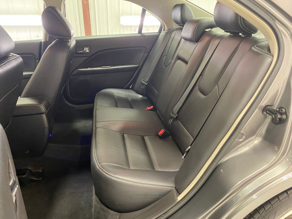 2012 Ford Fusion photo 24 of 33