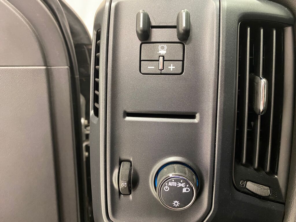 2018 Chevrolet Silverado 1500 photo 32 of 34