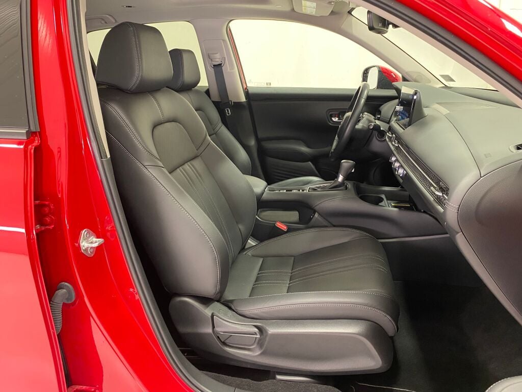 2025 Honda HR-V photo 9 of 34