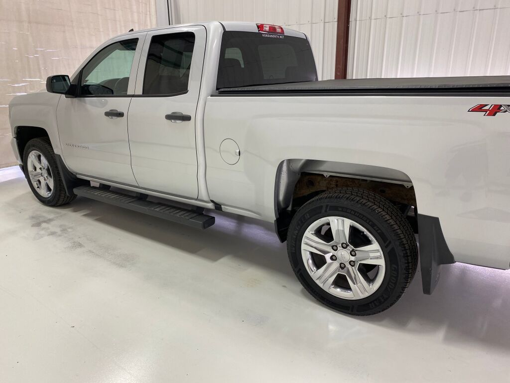 2018 Chevrolet Silverado 1500 photo 15 of 34