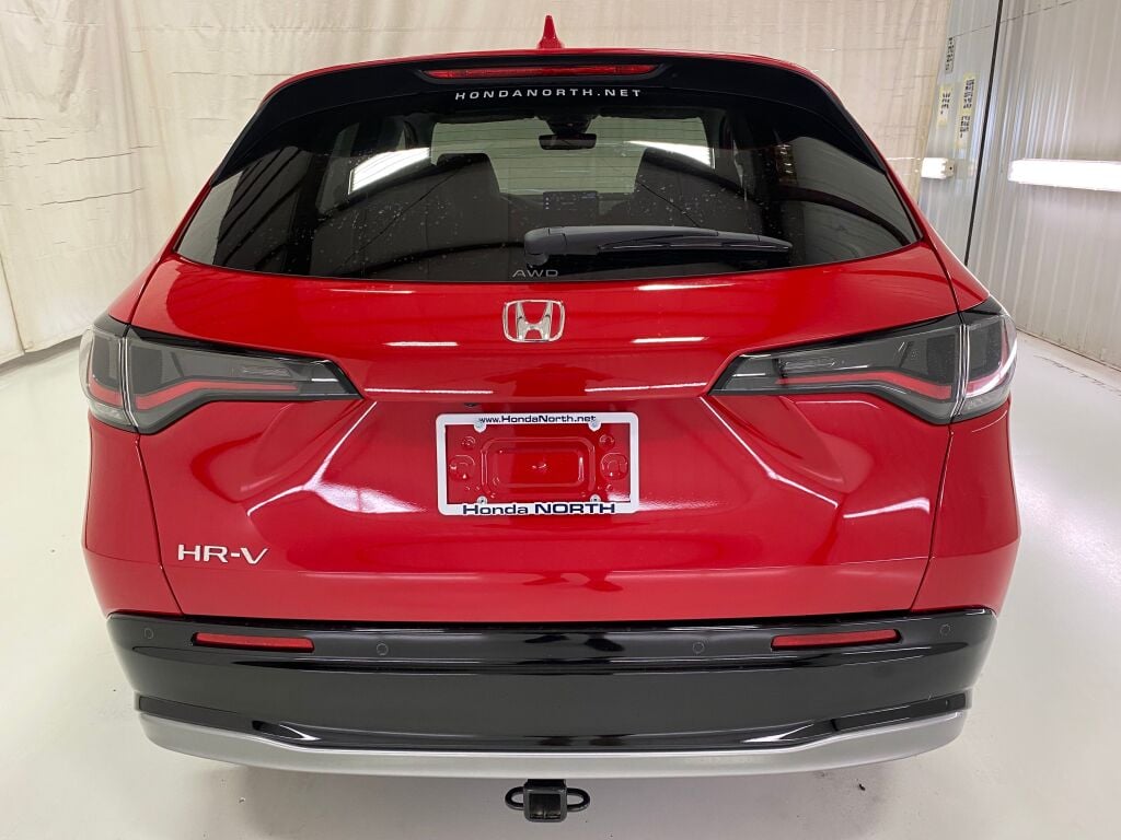 2025 Honda HR-V photo 17 of 34