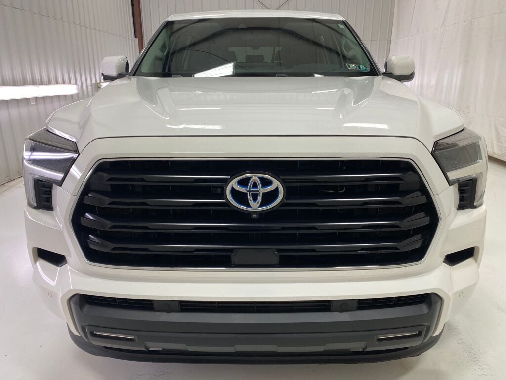 2023 Toyota Sequoia photo 2 of 10