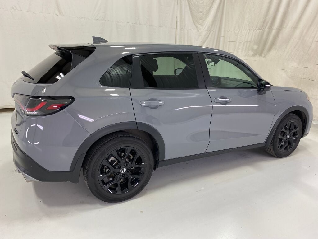2024 Honda HR-V photo 8 of 10