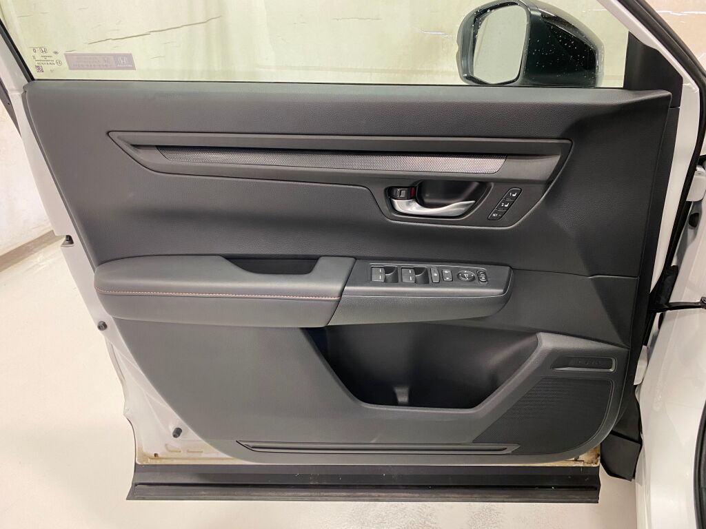 2024 Honda CR-V Hybrid photo 27 of 36