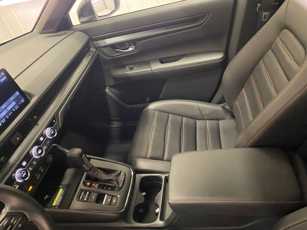 2024 Honda CR-V Hybrid photo 32 of 36