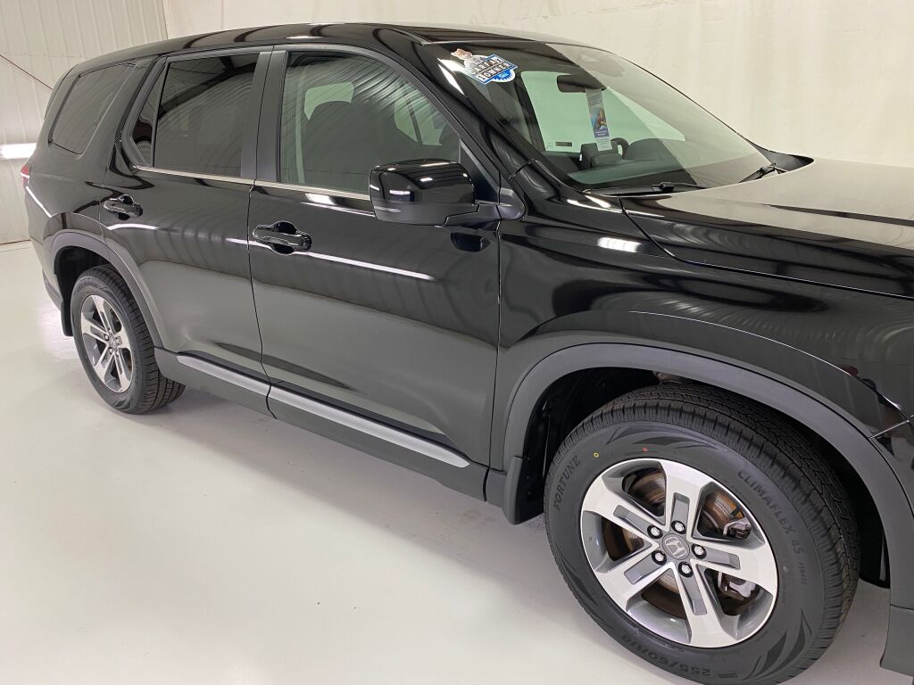 2024 Honda Pilot photo 21 of 37