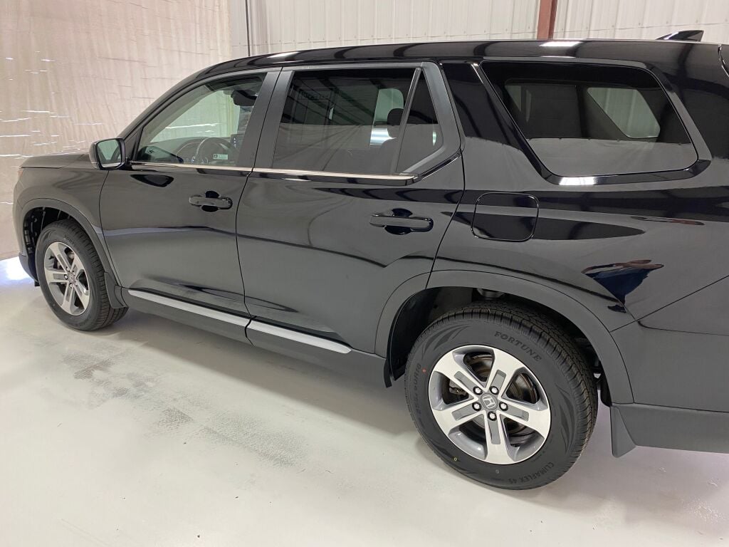 2024 Honda Pilot photo 16 of 37
