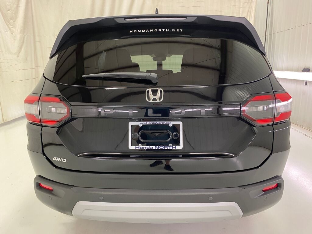 2024 Honda Pilot photo 18 of 37