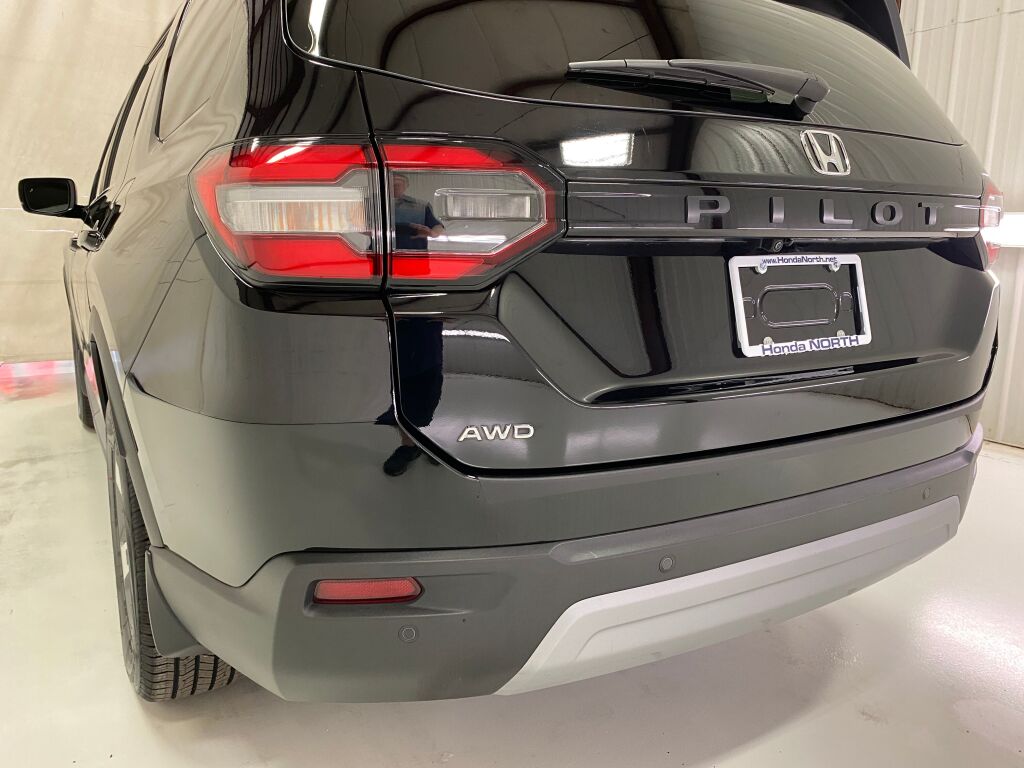 2024 Honda Pilot photo 17 of 37
