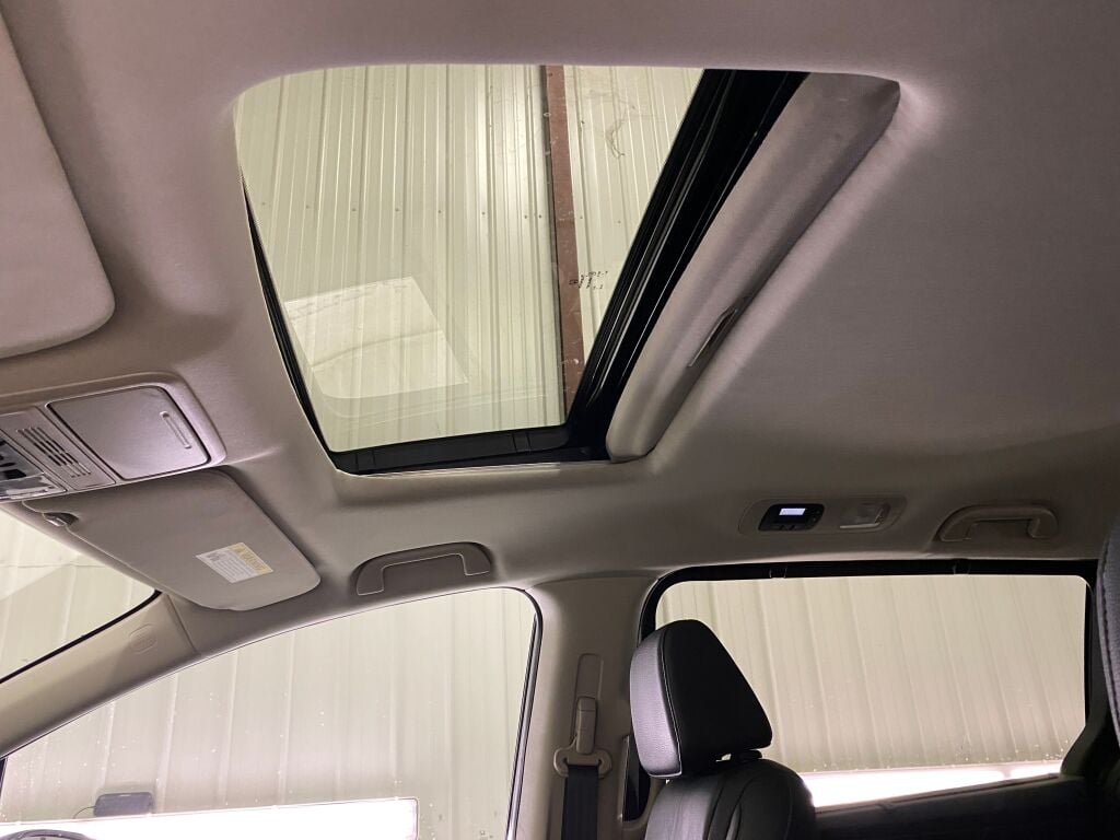 2025 Honda Odyssey photo 30 of 38