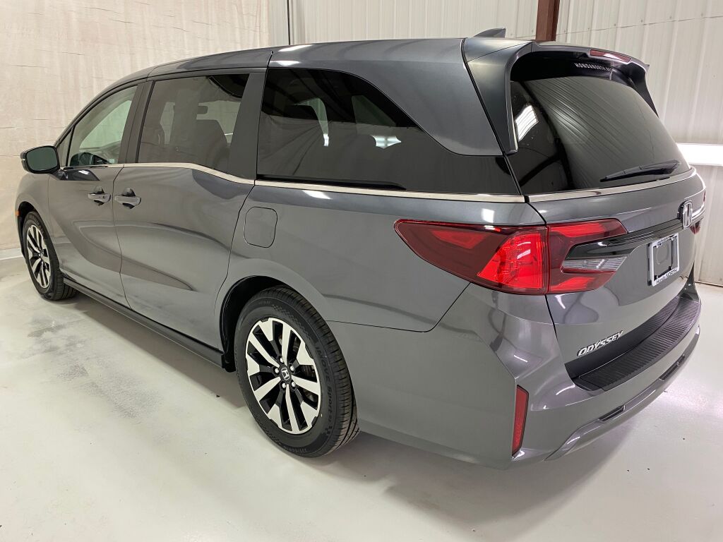 2025 Honda Odyssey photo 5 of 38