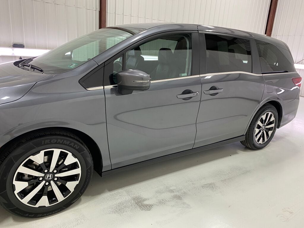 2025 Honda Odyssey photo 15 of 38