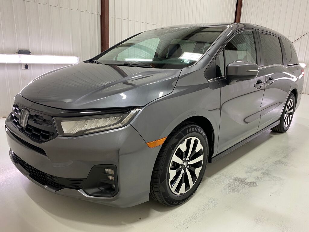2025 Honda Odyssey photo 4 of 38
