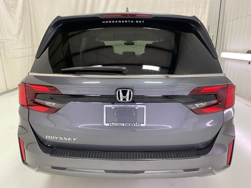 2025 Honda Odyssey photo 18 of 38