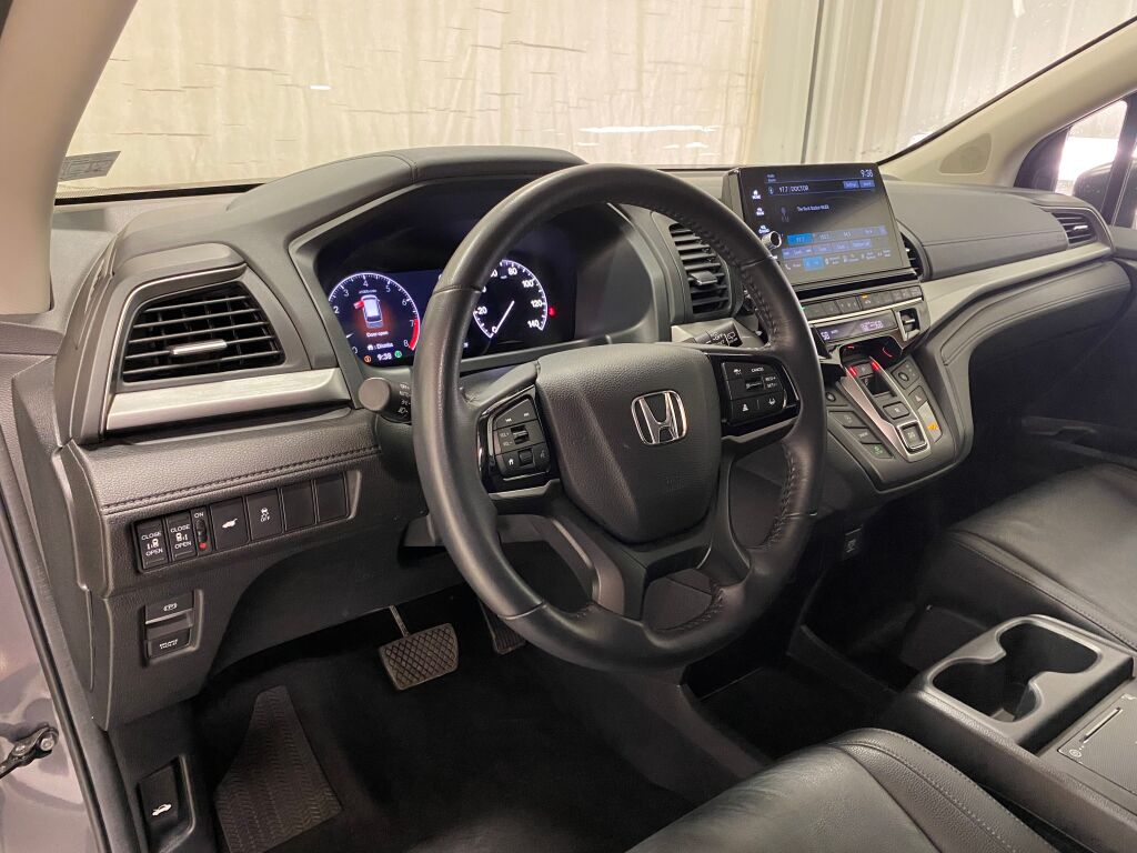 2025 Honda Odyssey photo 12 of 38