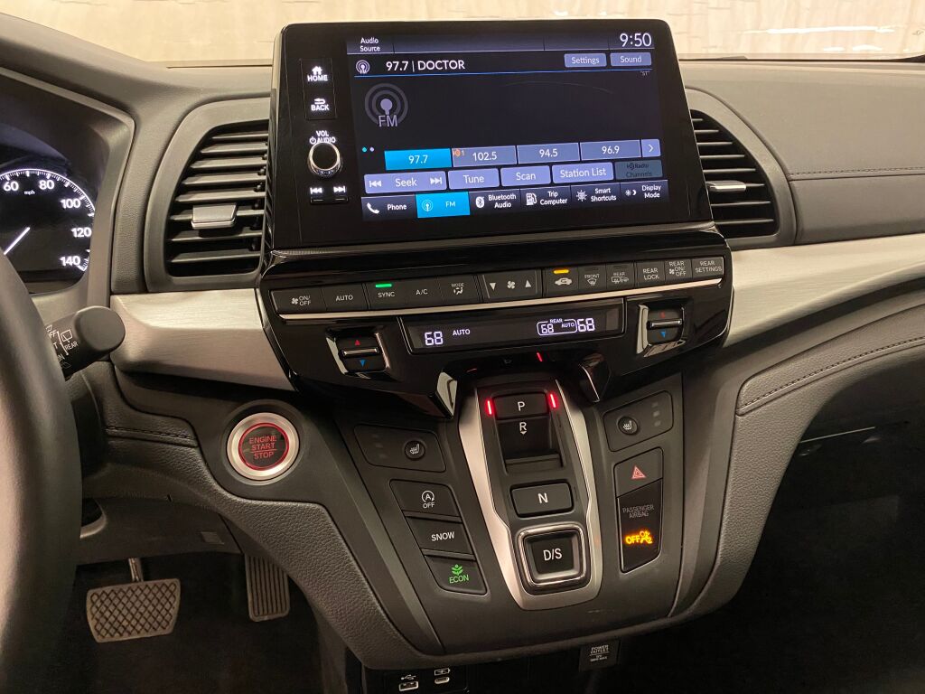 2025 Honda Odyssey photo 33 of 38