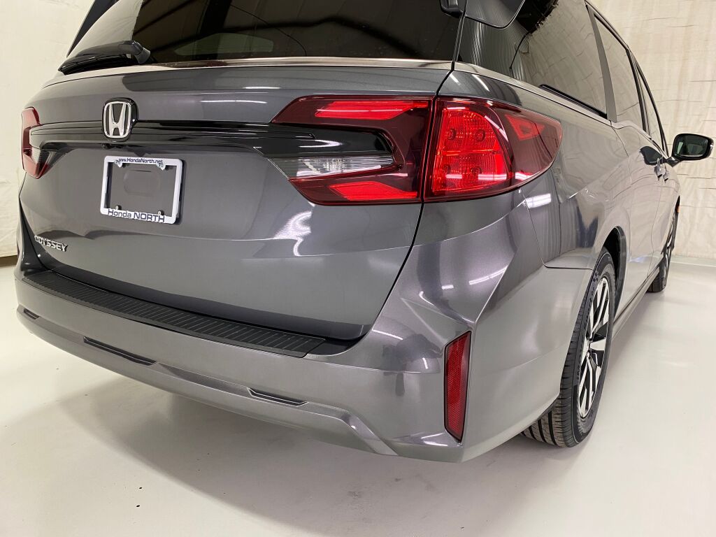 2025 Honda Odyssey photo 19 of 38