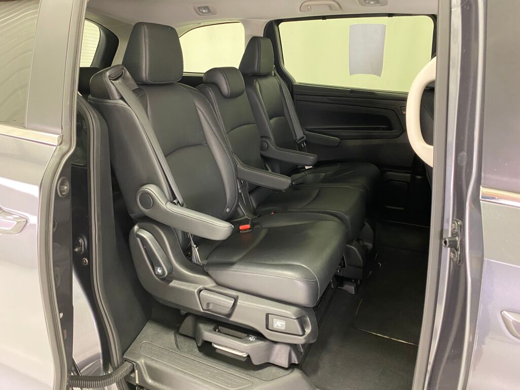 2025 Honda Odyssey photo 10 of 38