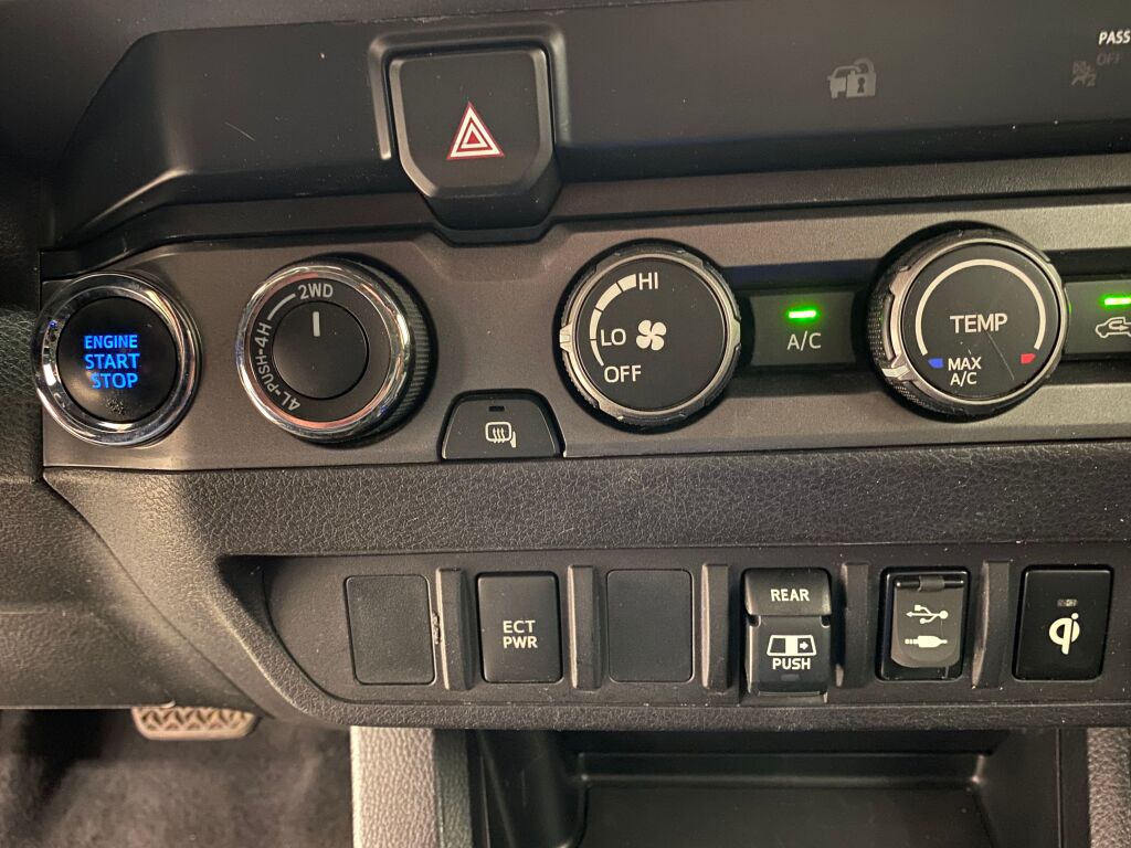 2019 Toyota Tacoma photo 32 of 35