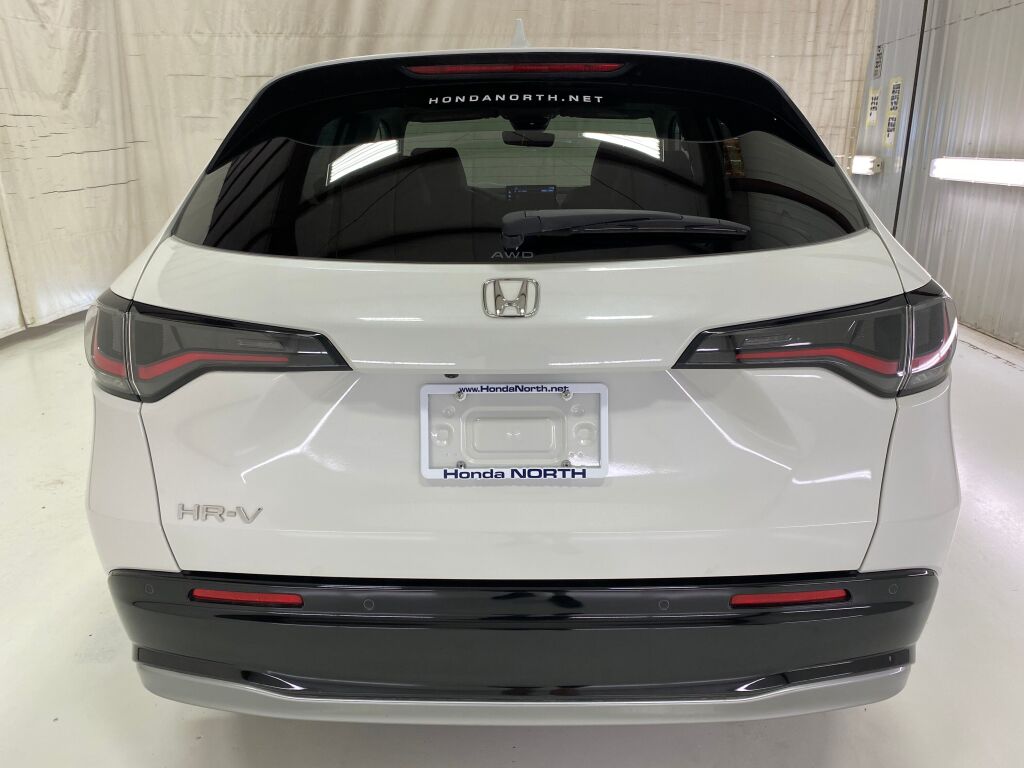 2024 Honda HR-V photo 16 of 33