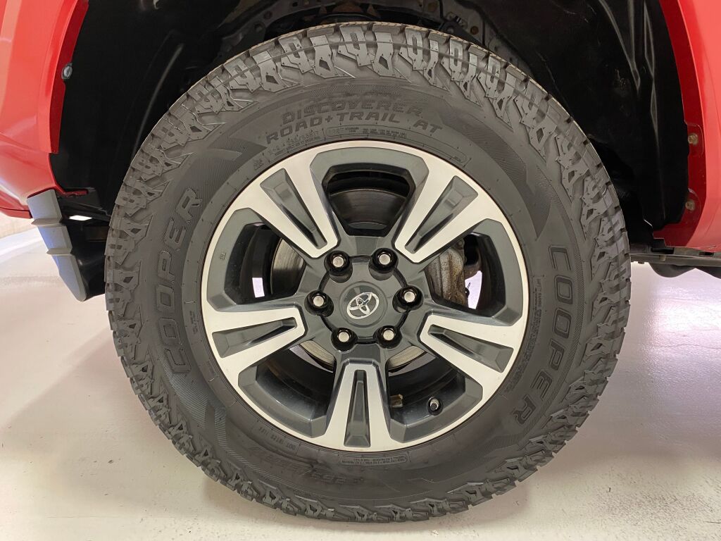 2019 Toyota Tacoma photo 12 of 35