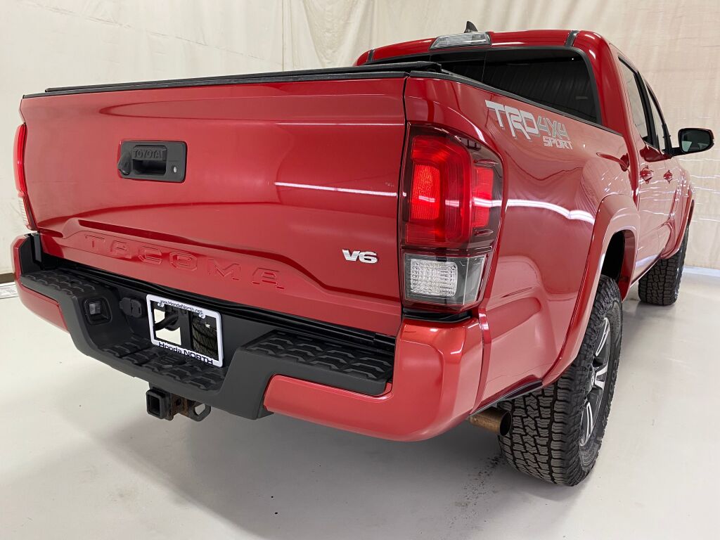 2019 Toyota Tacoma photo 18 of 35