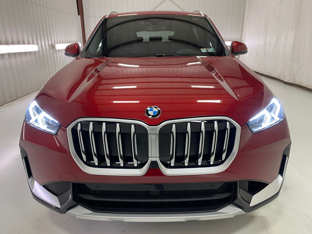 2026 BMW X1 photo 2 of 10