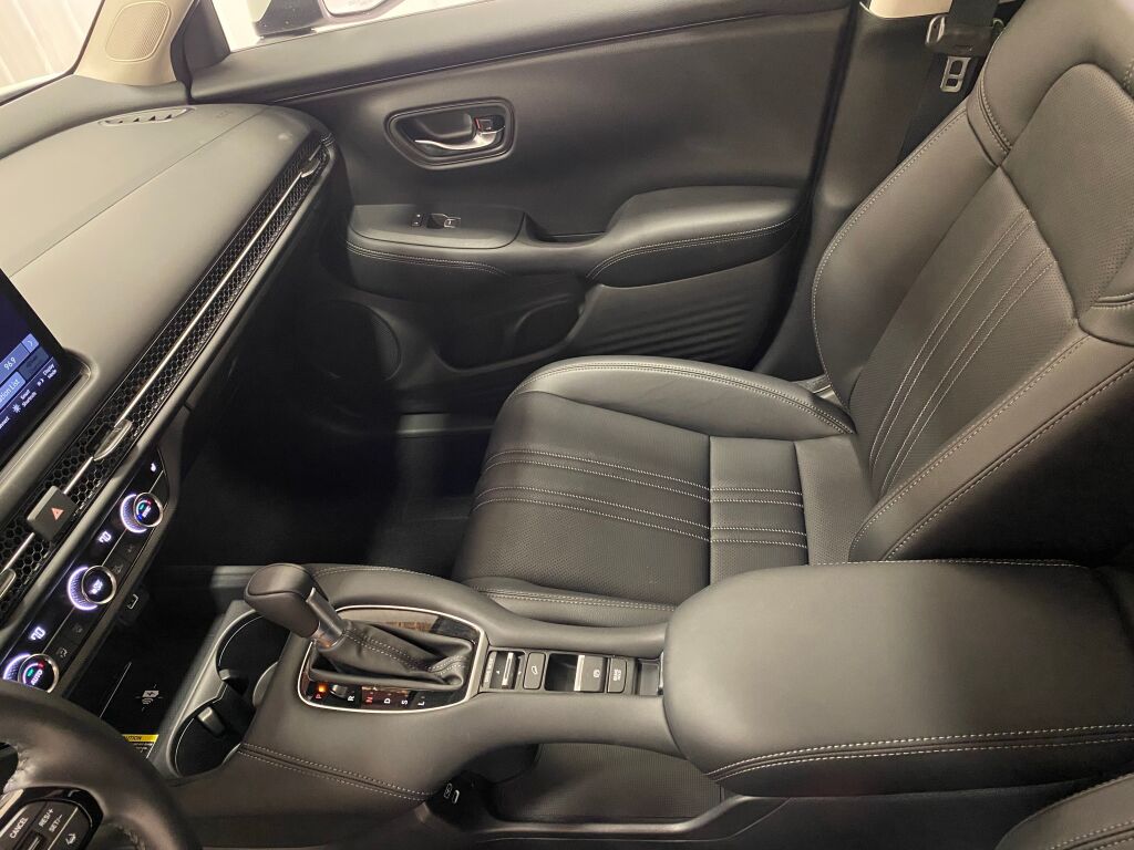 2024 Honda HR-V photo 29 of 33