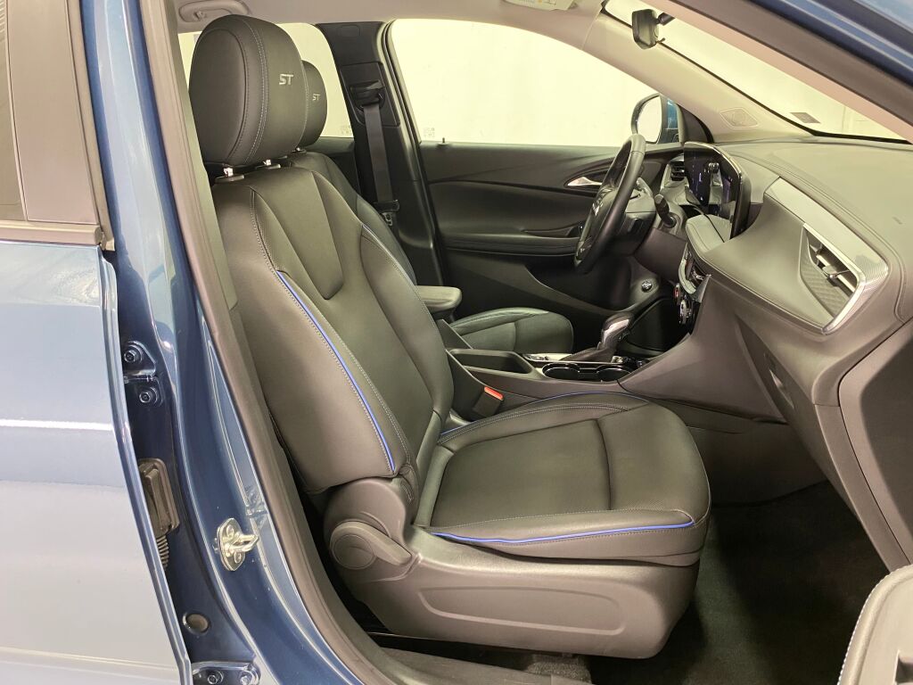 2026 Buick Encore GX photo 9 of 34