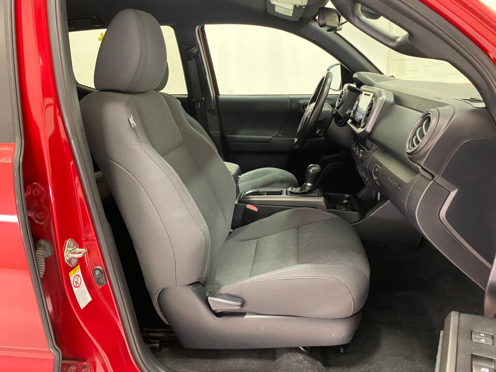 2019 Toyota Tacoma photo 9 of 35