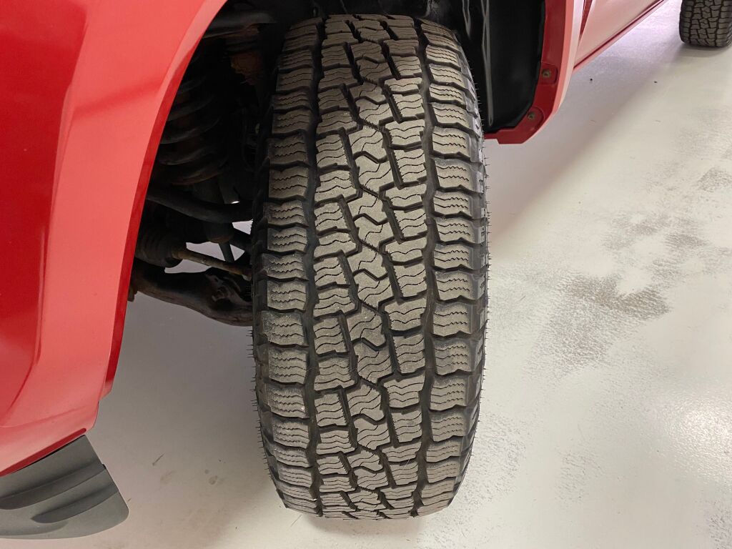 2019 Toyota Tacoma photo 8 of 35