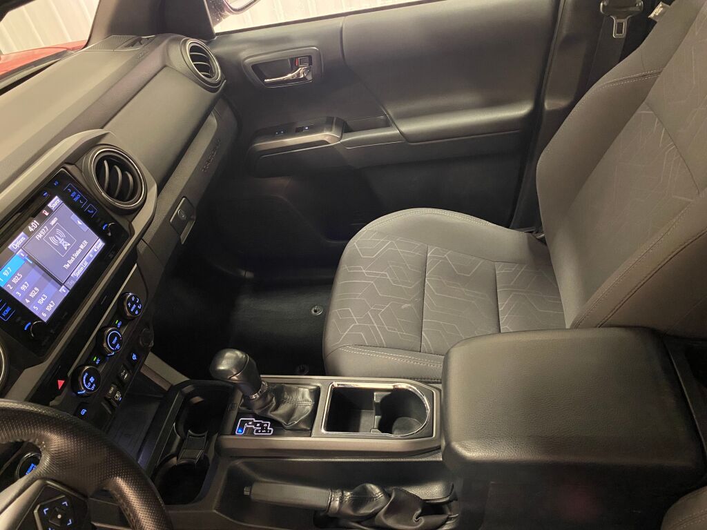 2019 Toyota Tacoma photo 31 of 35