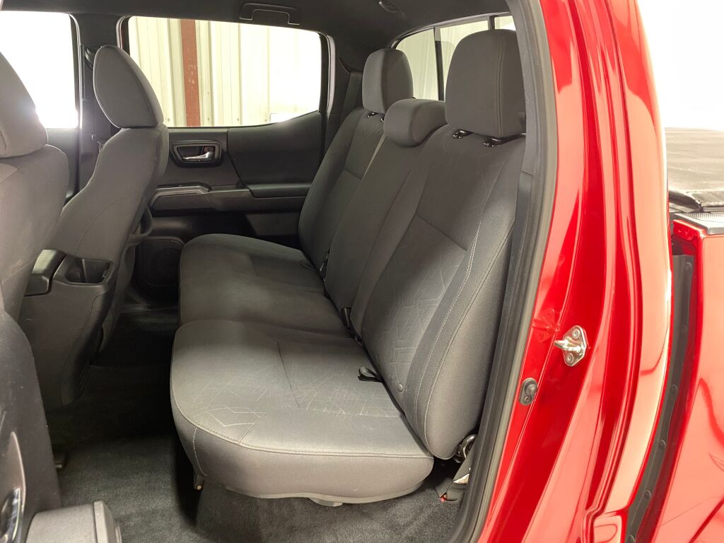 2019 Toyota Tacoma photo 25 of 35