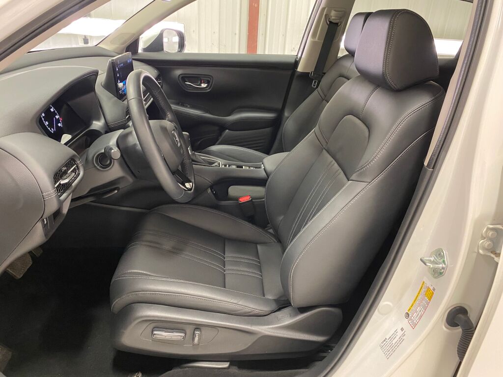 2024 Honda HR-V photo 24 of 33