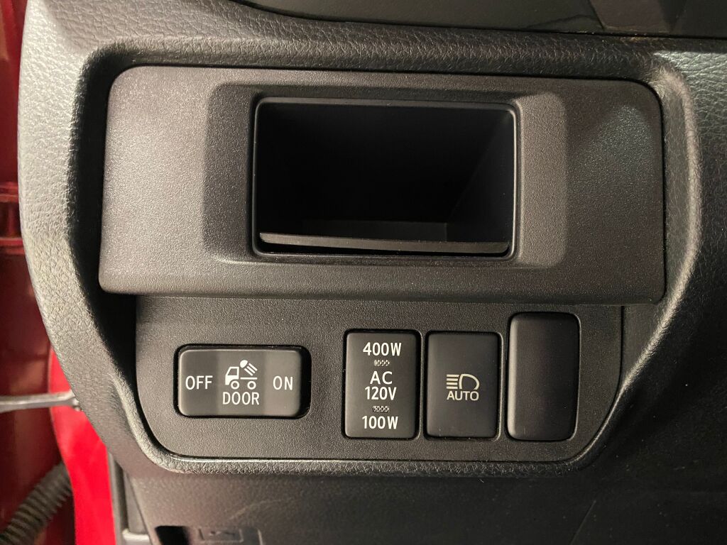 2019 Toyota Tacoma photo 33 of 35