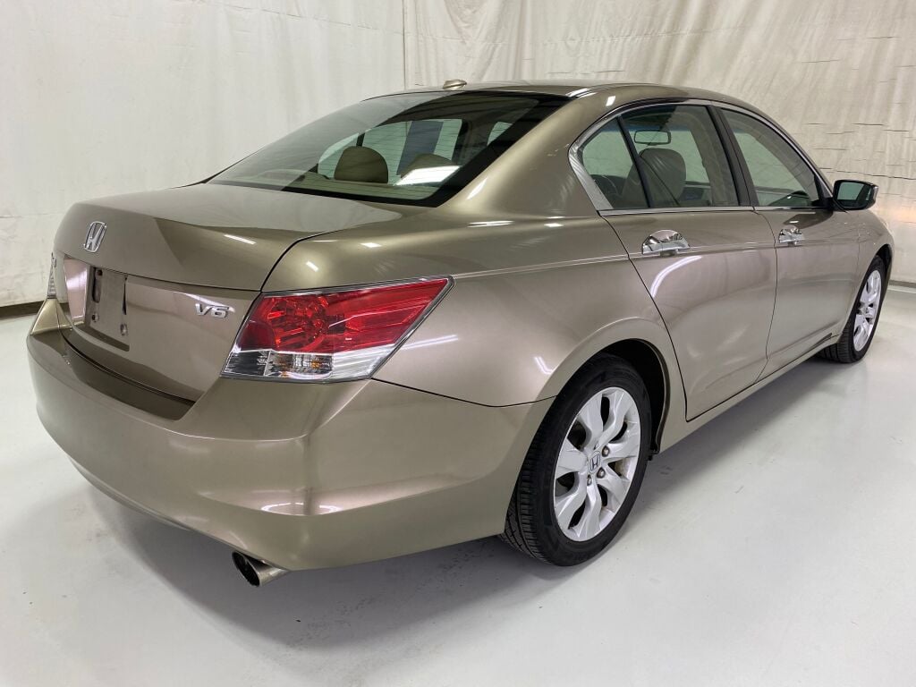 2009 Honda Accord photo 7 of 10