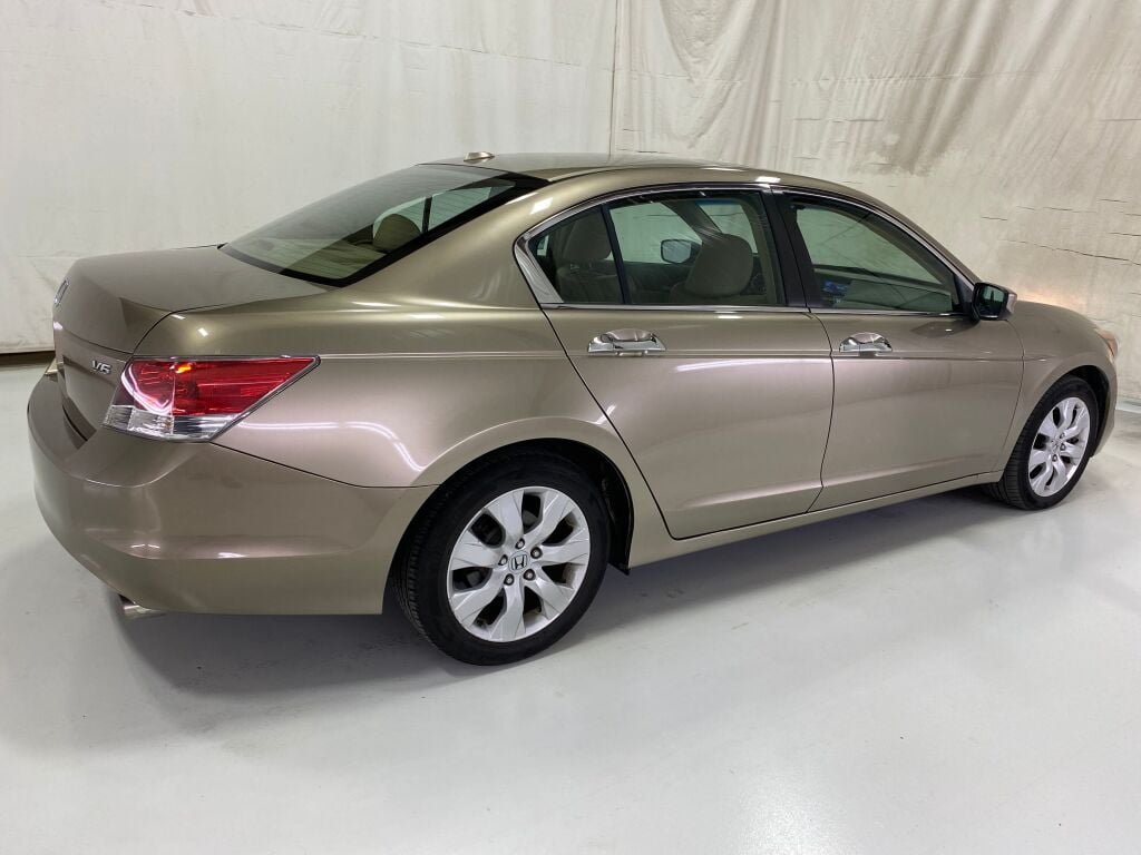2009 Honda Accord photo 8 of 10