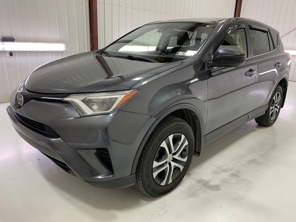 2018 Toyota RAV4 photo 3 of 10