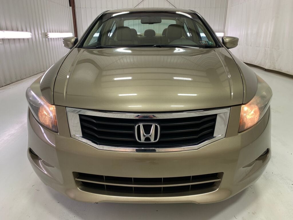 2009 Honda Accord photo 2 of 10