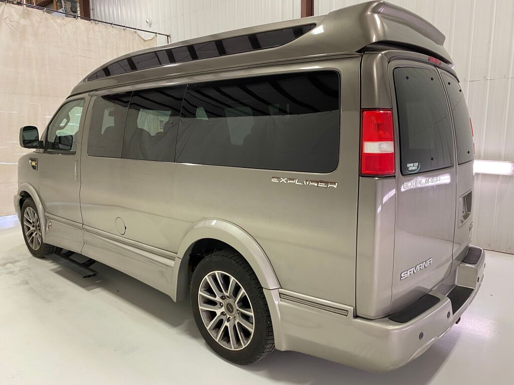 2020 GMC Savana 2500 photo 5 of 10