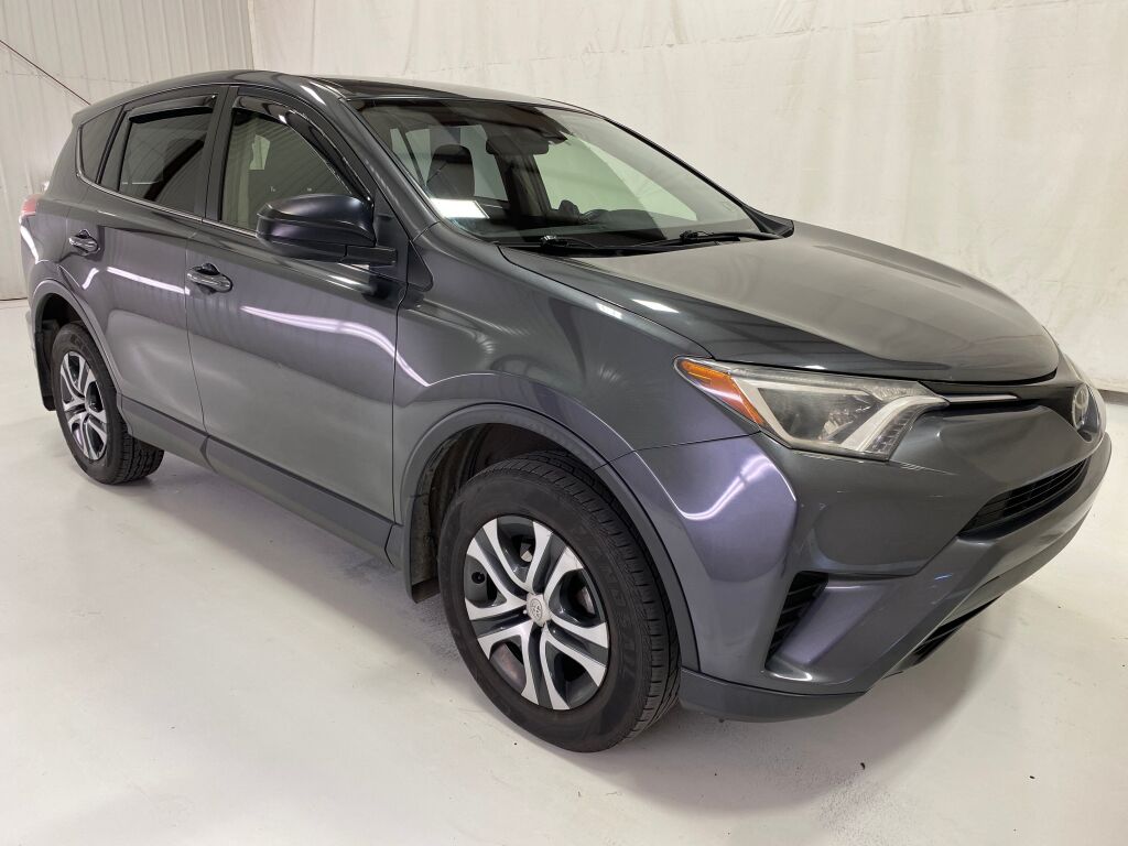 2018 Toyota RAV4 photo 9 of 10